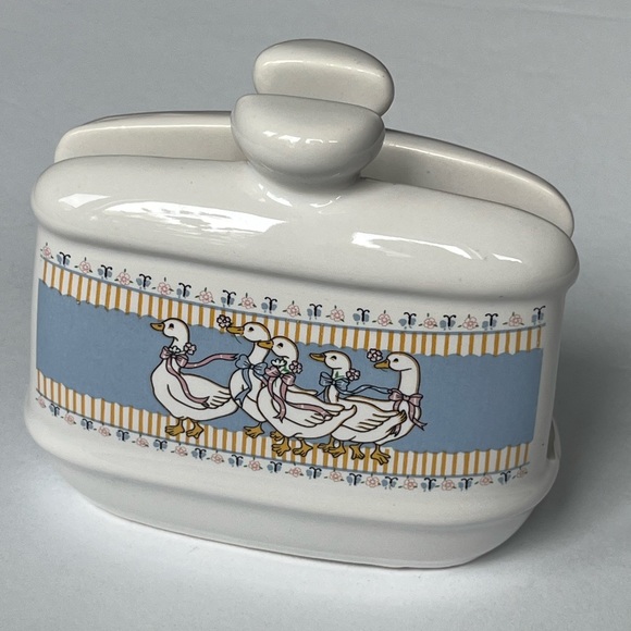 Ribbon goose napkin holder by B&D - like new - Picture 5 of 7